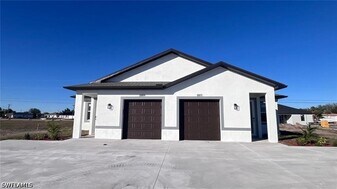1009-1011 NE 15th Ln in Cape Coral, FL - Building Photo