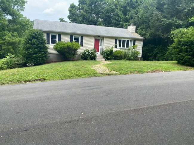 161 Sleeping Giant Dr in Hamden, CT - Building Photo - Building Photo