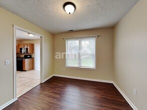 11147 Winterwood Dr in Indianapolis, IN - Foto de edificio - Building Photo