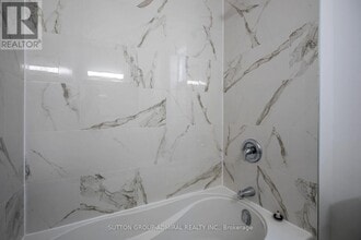 1969 Queen St E in Toronto, ON - Building Photo - Building Photo