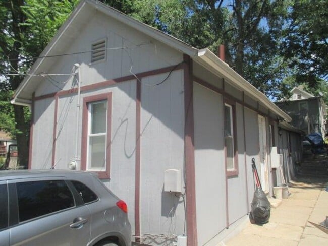 property at 2716 1/2 S 25th St
