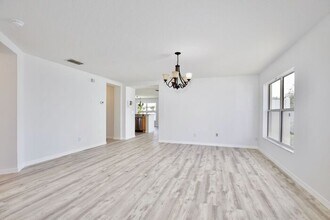 3325 St Martin Ln in Clermont, FL - Building Photo - Building Photo