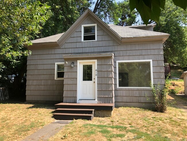 property at 610 NE Gray Ln