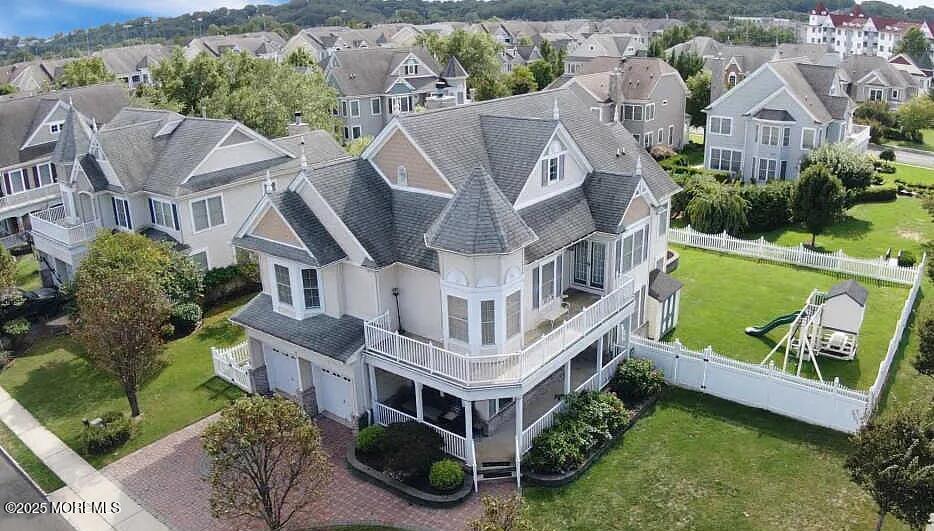 26 Lighthouse Dr in South Amboy, NJ - Building Photo