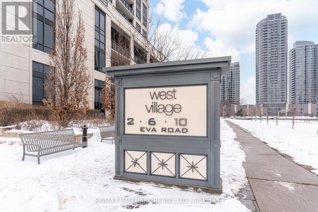 2 Eva Rd in Toronto, ON - Building Photo - Building Photo