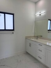 2717 NW 42nd Ave in Cape Coral, FL - Building Photo - Building Photo