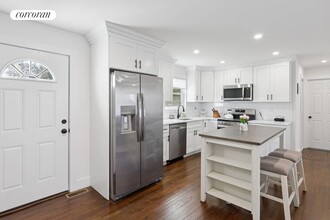 1 Friese Dr in East Quogue, NY - Building Photo - Building Photo