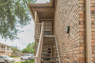 1311 Antoine Dr in Houston, TX - Building Photo - Building Photo