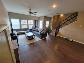 2431 Crown View Dr in Fort Collins, CO - Foto de edificio - Building Photo