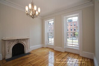 658 Massachusetts Ave, Unit 2 in Boston, MA - Foto de edificio - Building Photo