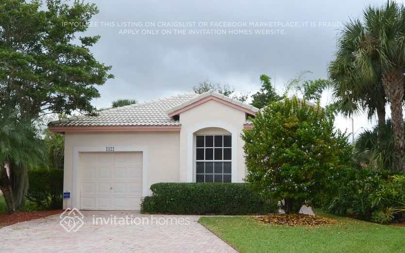 1122 NW 171st Terrace in Pembroke Pines, FL - Building Photo