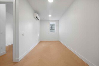 321 E 17th St in New York, NY - Building Photo - Building Photo