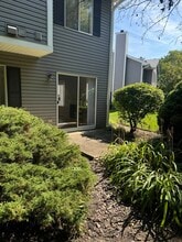 1326 Barclay Ln in Deerfield, IL - Building Photo - Building Photo