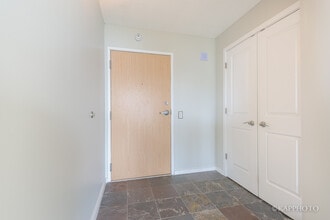 1720 Maple Ave, Unit 730 in Evanston, IL - Building Photo - Building Photo