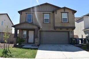 736 Athena Dr in Merced, CA - Building Photo