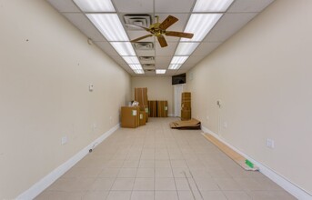 3356 W Montrose Ave in Chicago, IL - Building Photo - Interior Photo