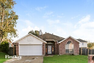 5309 Tennis Villa Dr in Arlington, TX - Building Photo