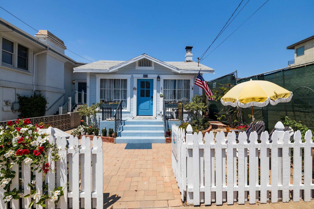 533 13th St in Manhattan Beach, CA - Foto de edificio
