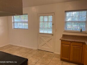 815 La Marche Dr in Jacksonville, FL - Foto de edificio - Building Photo