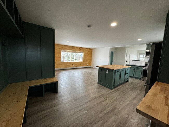 363 Park Way in North Pole, AK - Building Photo - Building Photo