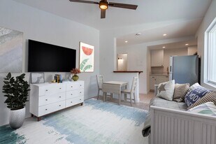1201 Wynn St in Oceanside, CA - Building Photo