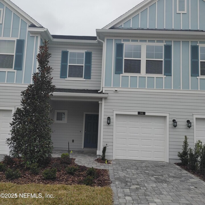 98 Boracay Cir in Saint Johns, FL - Building Photo