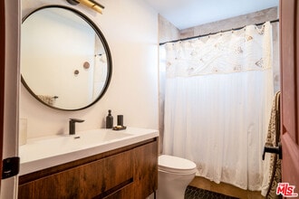 1144 10th St in Santa Monica, CA - Building Photo - Building Photo