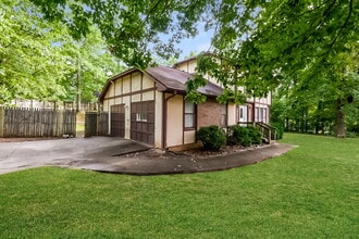 2015 Lullwater Cir in Jonesboro, GA - Building Photo - Building Photo