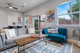 6301 Santos St in Austin, TX - Building Photo - Building Photo