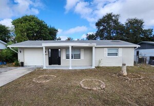 7341 Mayfield Dr in Port Richey, FL - Building Photo