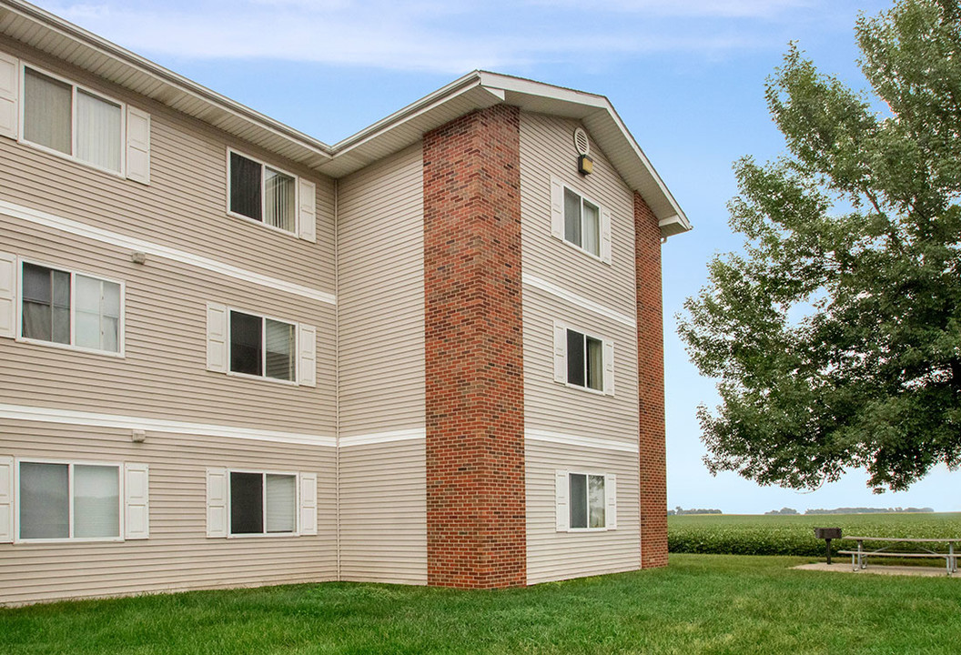 Reserves at Storm Lake in Storm Lake, IA - Building Photo