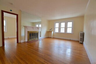113 Lanark Rd, Unit 1 in Boston, MA - Building Photo - Building Photo