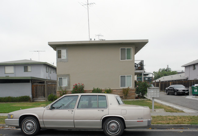 1759 Hester Ave in San Jose, CA - Foto de edificio - Building Photo