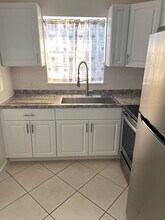 162 Camden G in West Palm Beach, FL - Building Photo - Building Photo