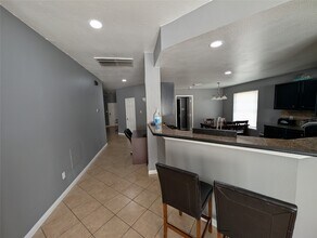 714 N Vista Dr in Houston, TX - Building Photo - Building Photo