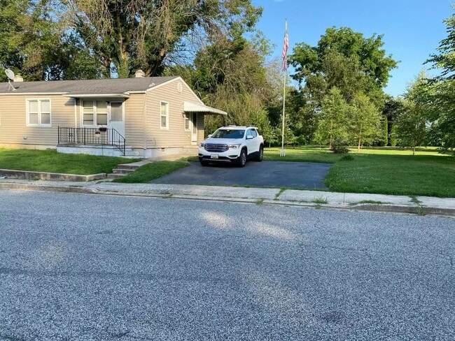 property at 163 Bloomsbury Ave