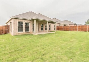 214 Navajo Trail in Alvarado, TX - Building Photo - Building Photo