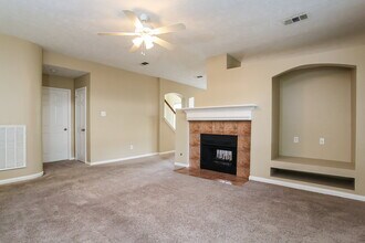 16206 Hollow Rock Dr in Houston, TX - Foto de edificio - Building Photo