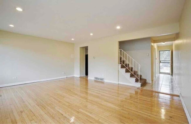 2258 E 103rd St in Chicago, IL - Building Photo - Building Photo