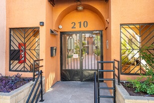 210 Garfield in Glendale, CA - Building Photo