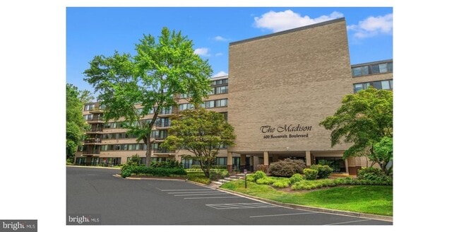 property at 600 Roosevelt Blvd