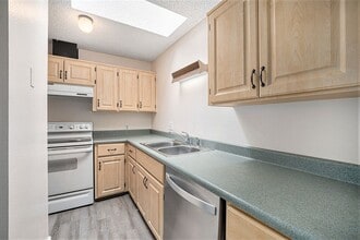 6455 E Bates Ave in Denver, CO - Building Photo - Building Photo