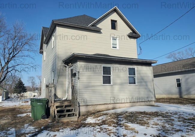 property at 919 Oneida St