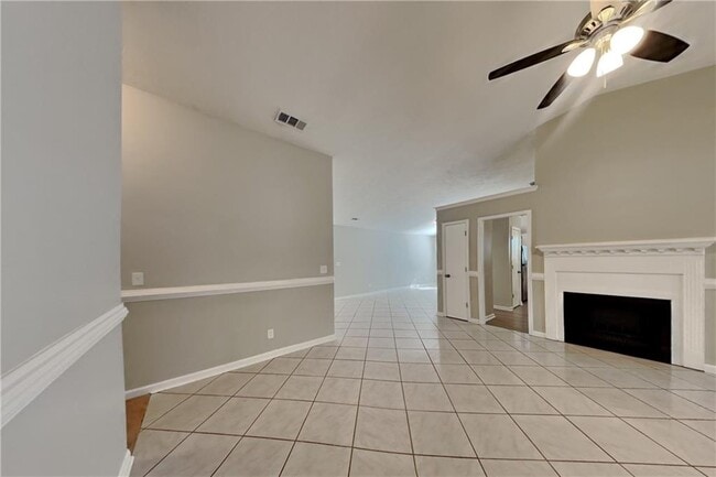 615 Paris Dr in Lawrenceville, GA - Building Photo - Building Photo