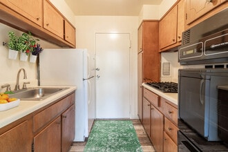 Three Chopt West Apartments in Richmond, VA - Building Photo - Building Photo