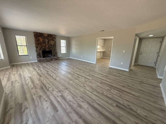 property at 1345 Casa De Roca Way