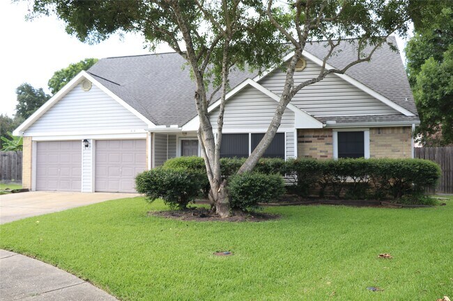 414 Windhollow Cir in League City, TX - Foto de edificio - Building Photo