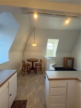 6 Sunnyside Pl in Newport, RI - Building Photo - Building Photo