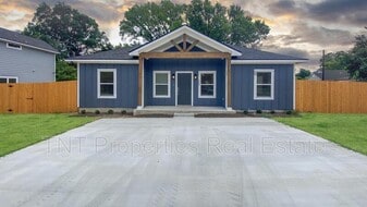 503 N Logan Ave in Bryan, TX - Building Photo