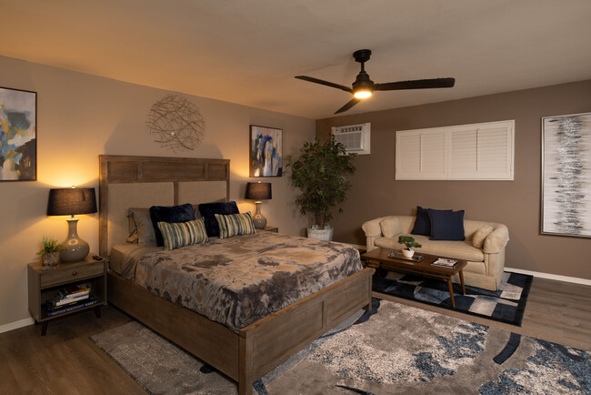 2141 W 83rd -Furnished + Utilities Paid! in Los Angeles, CA - Building Photo - Building Photo